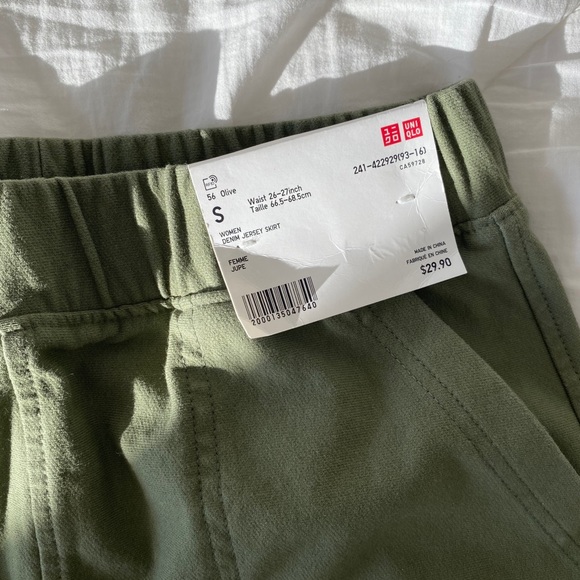 Uniqlo olive green jersey skirt - Picture 2 of 2